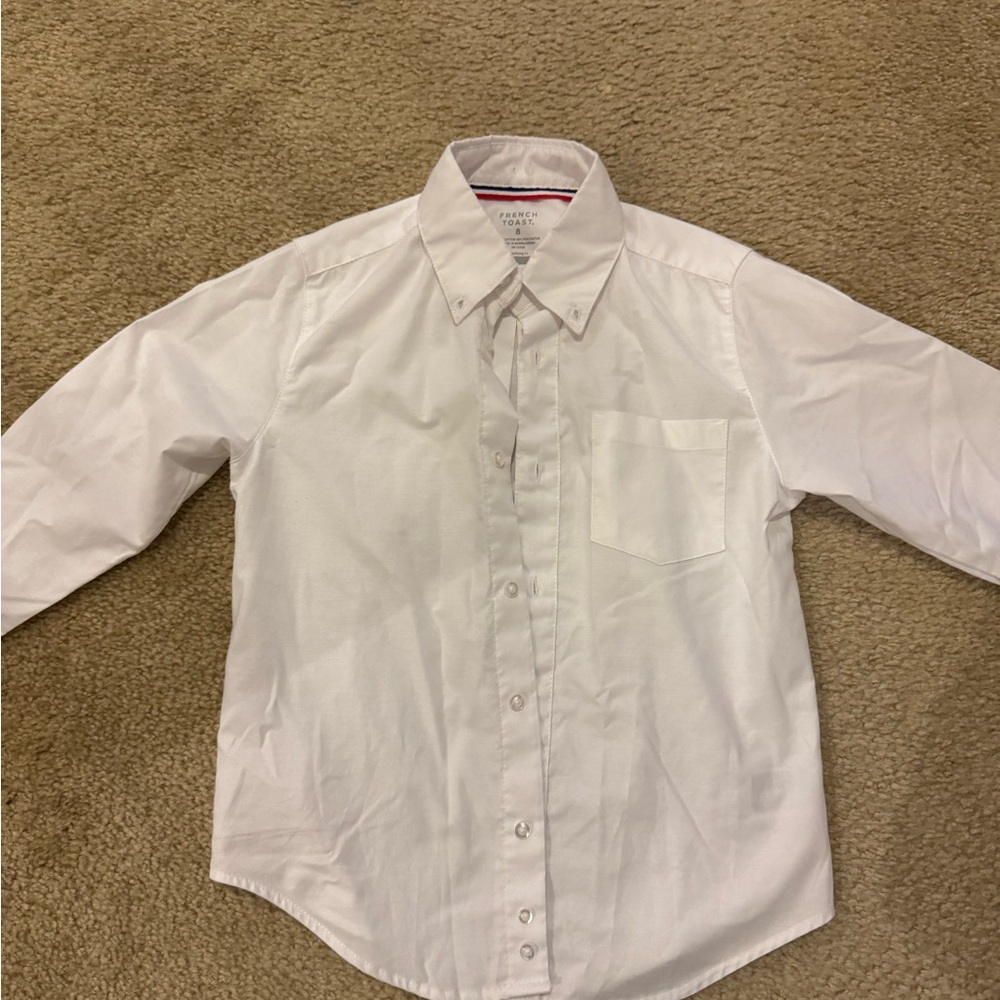 White collar shirt. Size 8 youth
Used one time for a wedding.$ 10